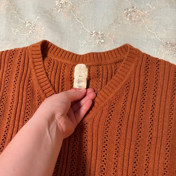 Rust Knit Sleeveless Sweater Size Large - Picture 3 of 3